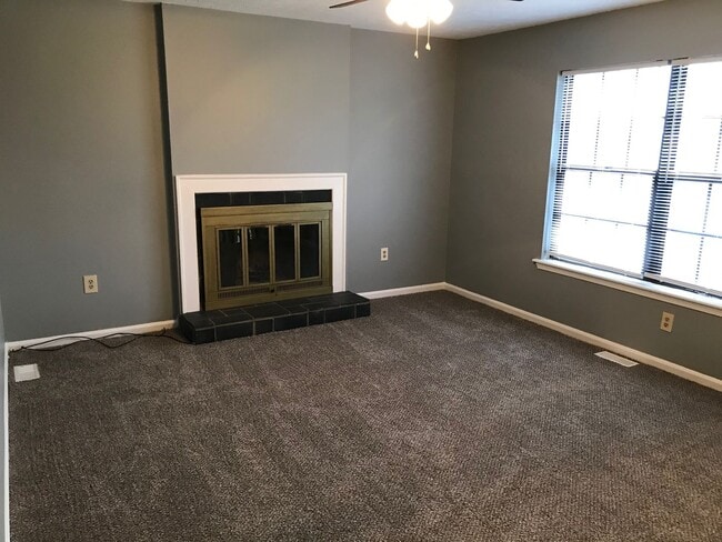 Photo - 1364 Leaning Tree Ln Unidad A