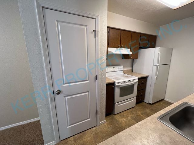 Photo - 1416 NE Paropa Ct