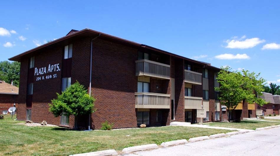 Plaza Apartments - Plaza Apartments