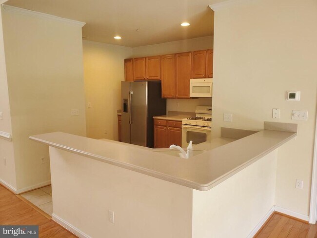 Photo - 654 Ruxton Rd