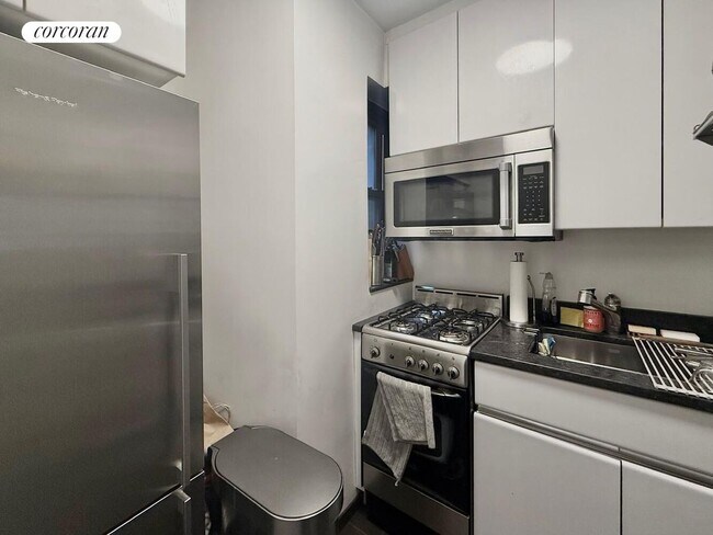 Photo - 339 E 57th St