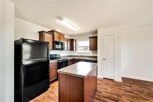 Photo - 1810 Clegg St