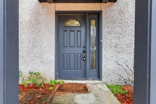 Photo - 120 N Palm Dr