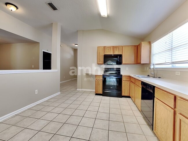 Photo - 1797 Keswick Rd