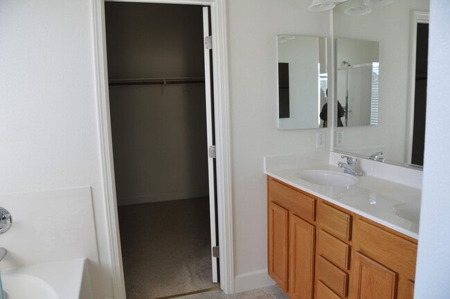 Photo - Beautiful North Natomas 3/2 plus LOFT!  Please read entire ad prior to requesting a viewing!