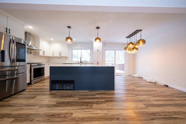 Photo - 4104 Lynn Ave