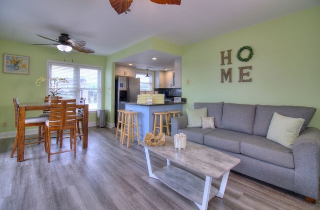 Building Photo - 4314 S Ocean Blvd Rental