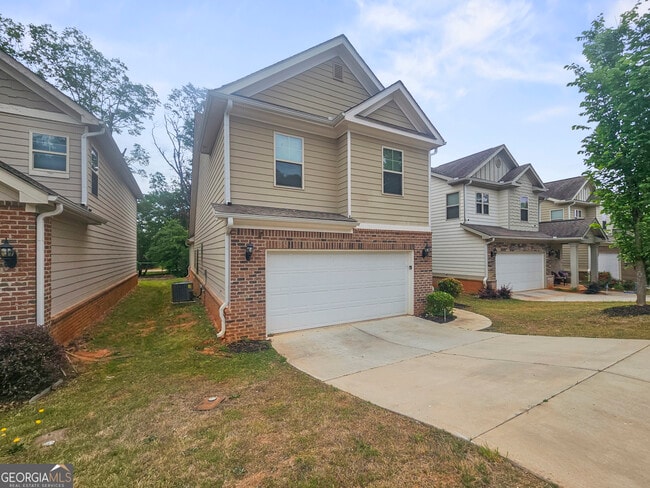 Photo - 213 Daisy Cir