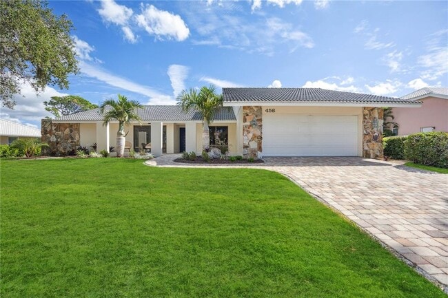 Building Photo - 456 Yacht Harbor Dr