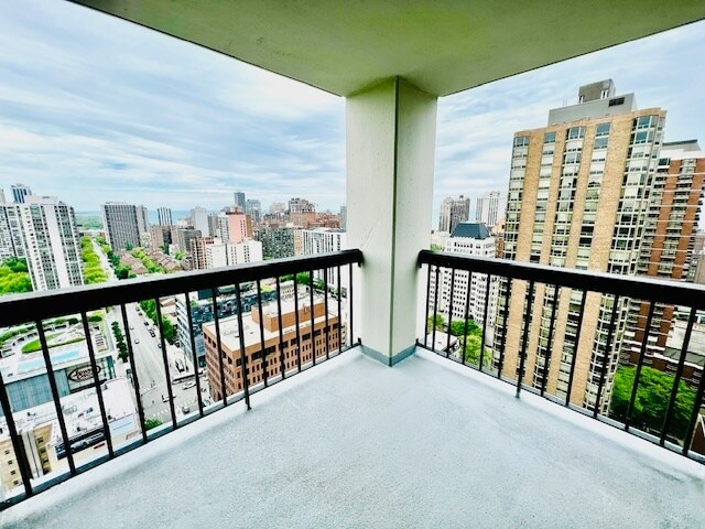 Photo - 1122 N Clark St Unit 2806