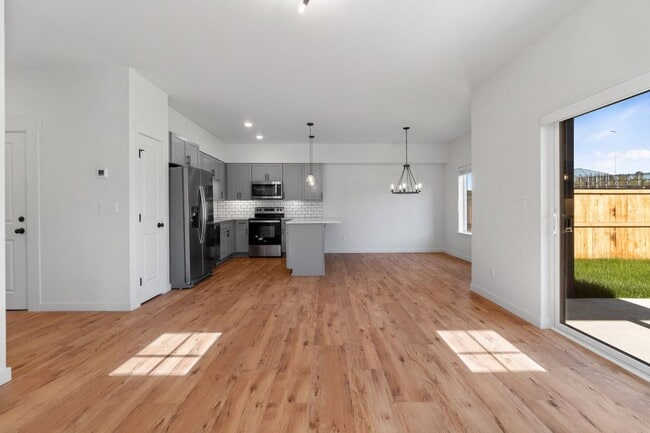 830B Dennis Street SW