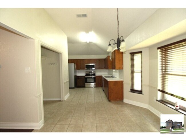 Photo - 213 Bronc Dr