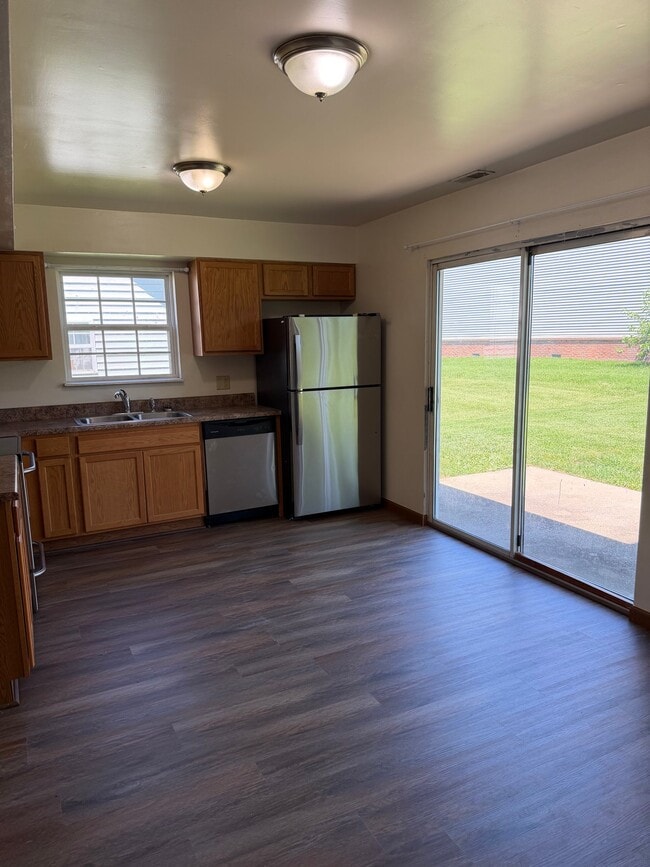 Photo - 111 Longacre Dr