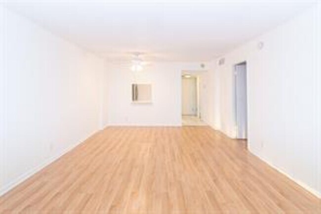 Photo - 1800 N Andrews Ave Unit 3i
