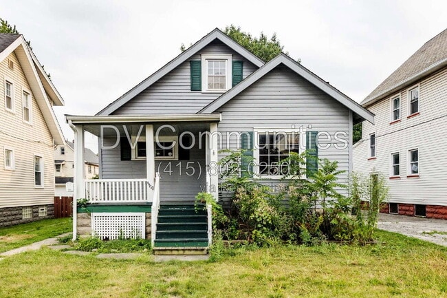 Building Photo - 9110 Rosewood Ave
