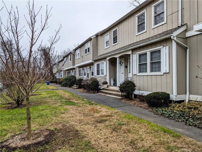 Photo - 10 Scuppo Rd Unit B10