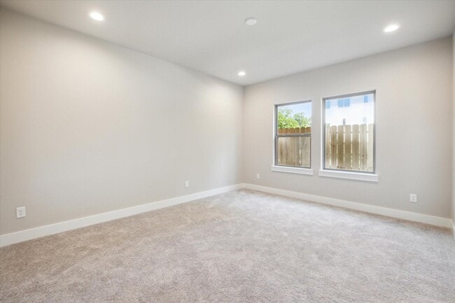 Building Photo - 540 Janisch Rd Rental