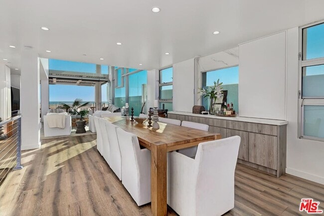 1255 Palisades Beach Rd