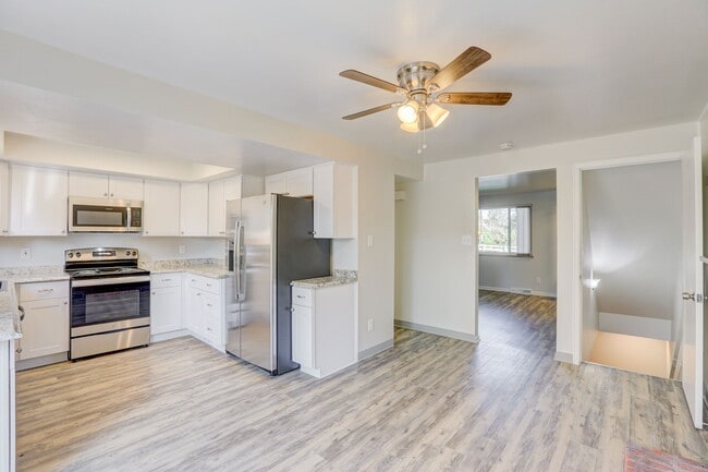 Photo - Applewood Crest Townhomes & Apartments