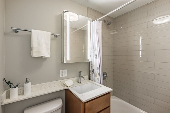 Photo - 5910 N Sheridan Rd Unit 706