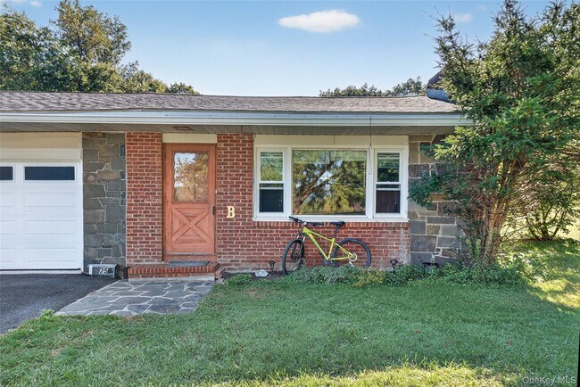 Photo - 252 NY-208 Apartamento