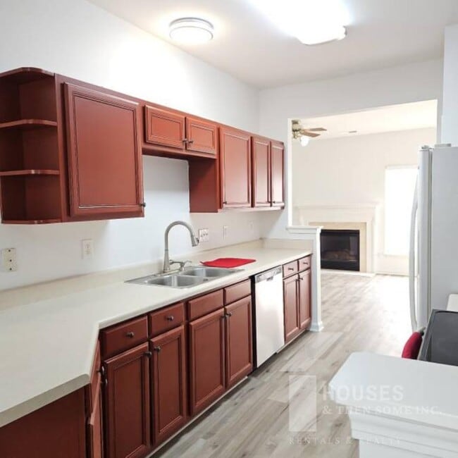 Photo - 151 Spring Crossing Cir