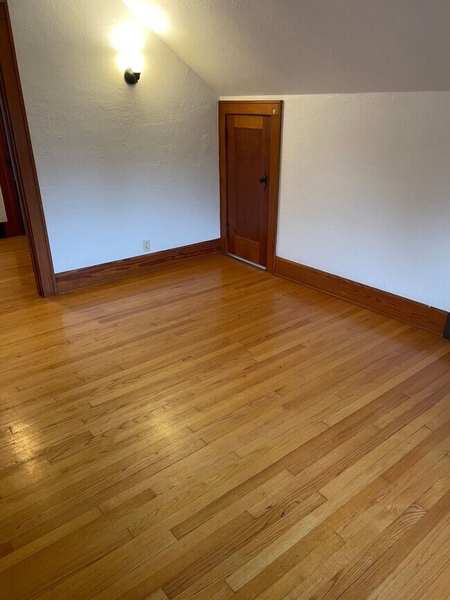 Photo - 1 Bedroom / 1 Bath Upper Unit - Racine