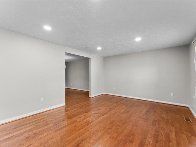 Photo - 3513 Castlebury Dr
