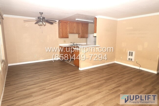 Building Photo - 1 Bed, 1 Bath Condo in Gated Community wit... Unit 5