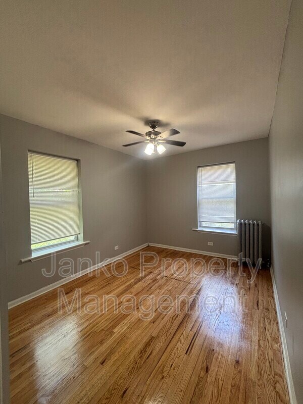 Building Photo - 6800 S Harper Ave Unit 2