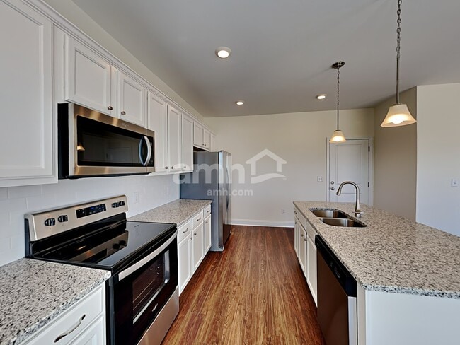 Photo - 1323 Lomond Dr