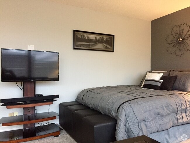 Building Photo - 450 West 7th Street Unit 401 Rental