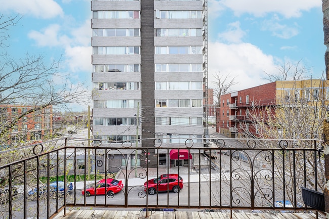 Building Photo - 3419 Av. Prud'homme Unit 7