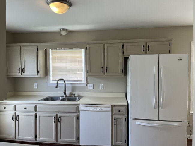 Photo - "Charming 3-Bedroom Home with 2 Full Baths in Beautiful Thompson's Station!"
FENCED BACKYARD!