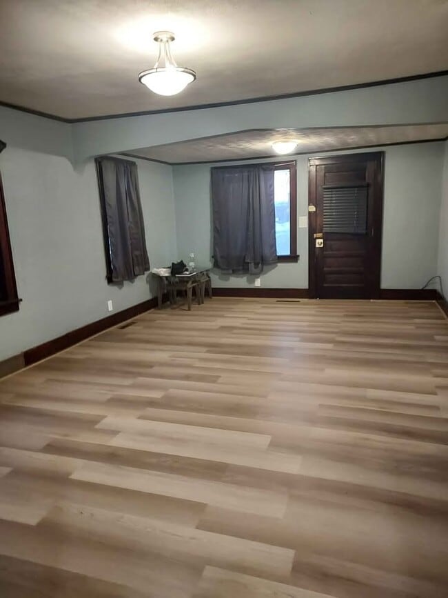 Photo - 210 E Wynoka St