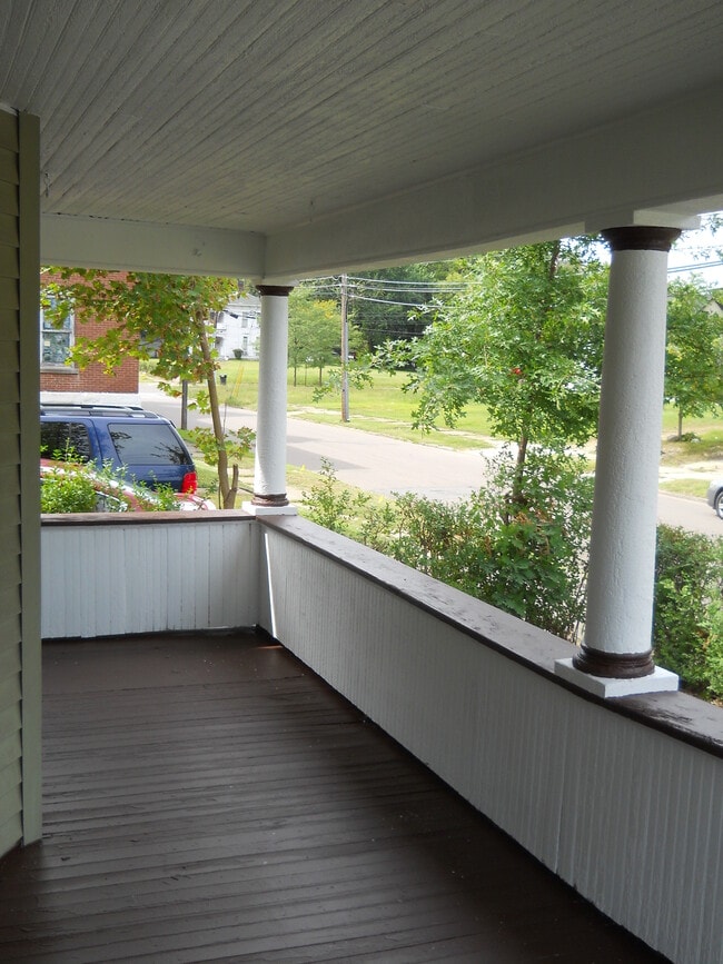 Photo - 26 E York St