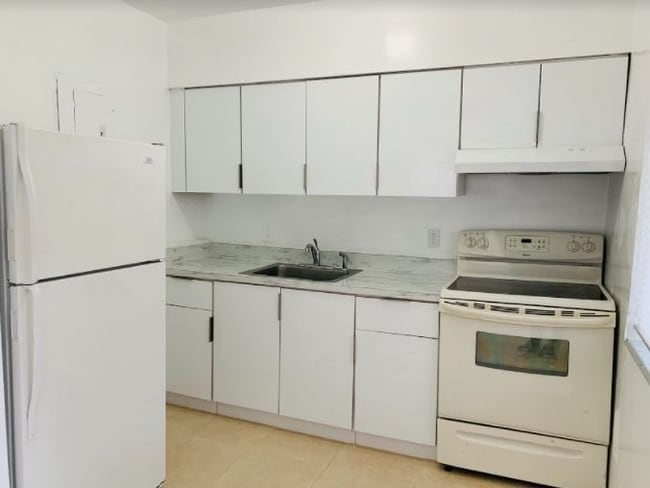 Photo - 691 NE 86th St Unidad 3