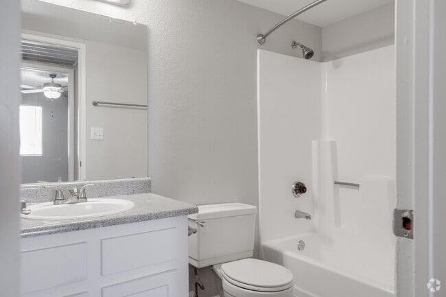 RENOVATED 1BR, 1BA - 625SF