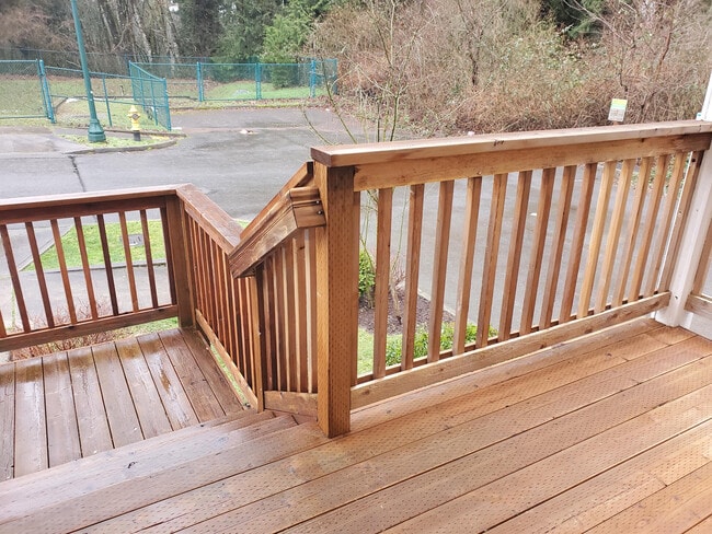 Photo - 1502 Onyx St SE