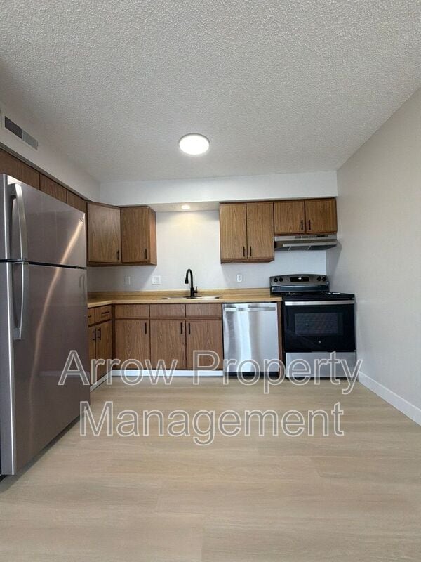 Photo - 2323 T St Unit 18