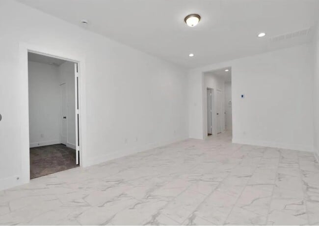 Building Photo - 1526 Crystal Stream Dr