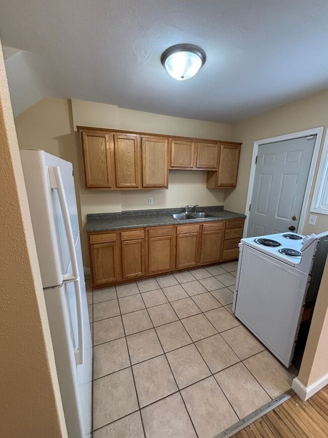 Photo - 2 Bedroom 1 Bathroom Townhouse for Rent!