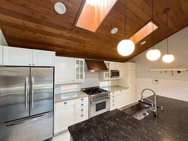 Photo - 903 Herndon Ln