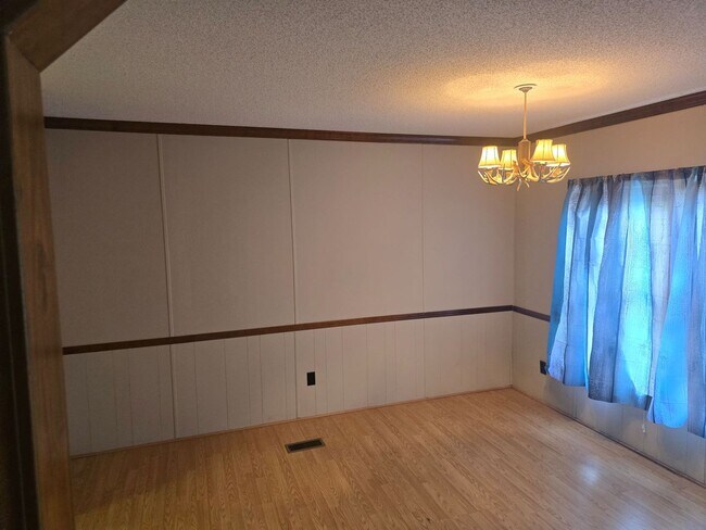 Photo - 3 Bdrm 2 bath Double Wide, large lot