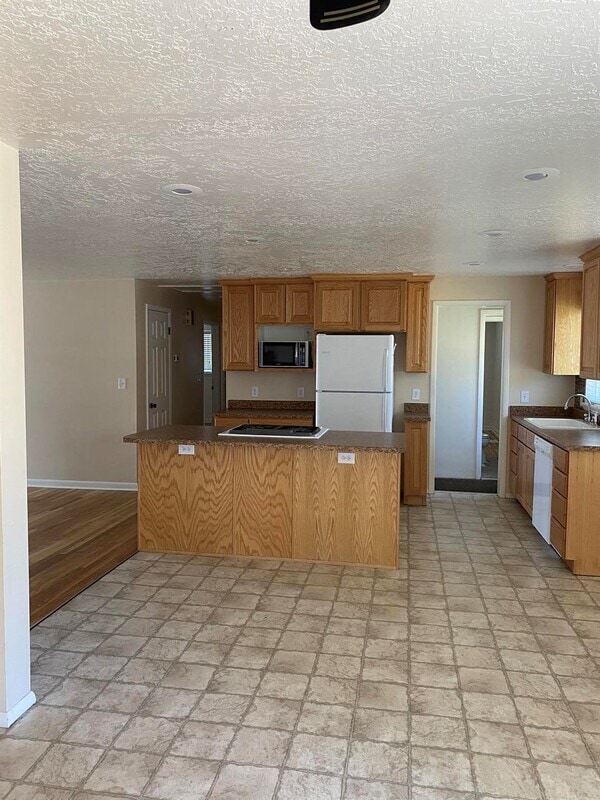 Photo - 524 W 700 S
