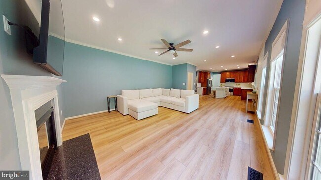 Photo - 14 Palace Ln