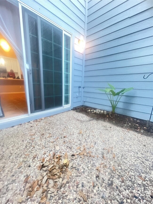 Building Photo - 701 Rosedale St Unit H