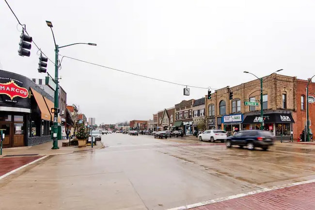 Photo - 105 W 4th St Unidad 1