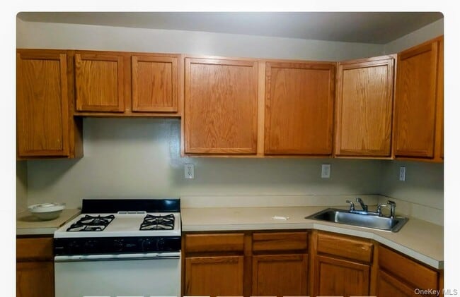 Photo - 512 Milford St