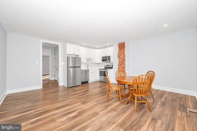 Photo - 230 S Market St